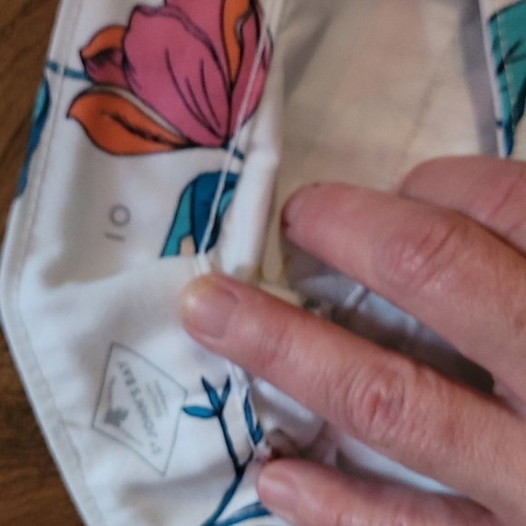 Nwt - St. JOHN'S BAY FLORAL CAPRIS SIZE 10 - Picture 2 of 4